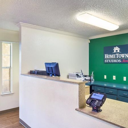 Hometowne Studios By Red Roof Dallas - North Addison - Tollway Bagian luar foto
