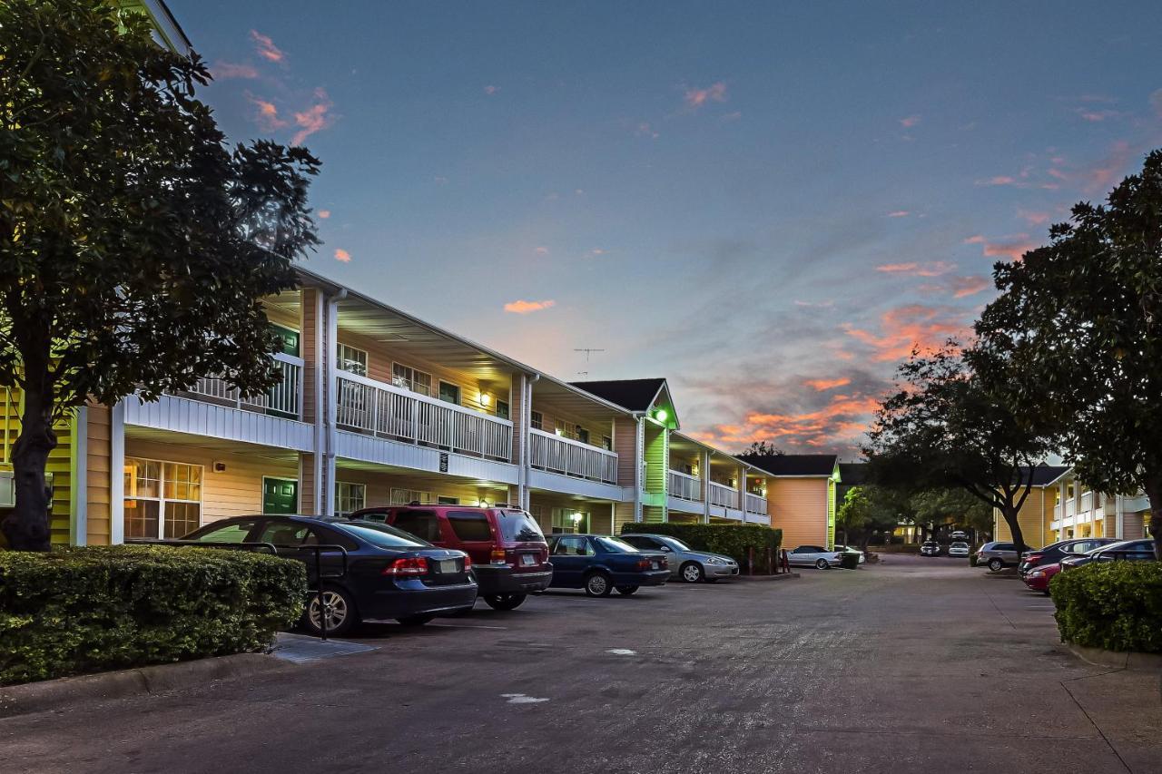 Hometowne Studios By Red Roof Dallas - North Addison - Tollway Bagian luar foto