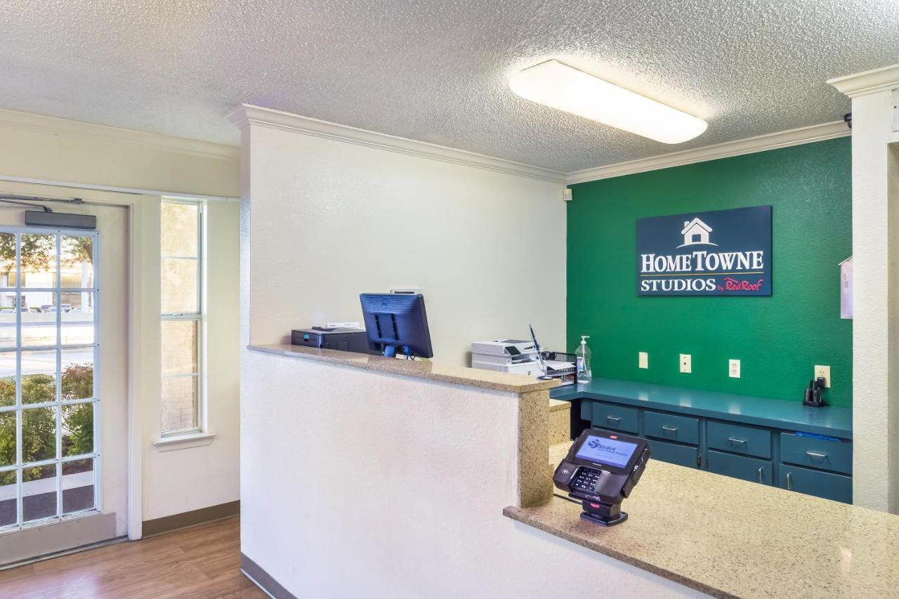 Hometowne Studios By Red Roof Dallas - North Addison - Tollway Bagian luar foto