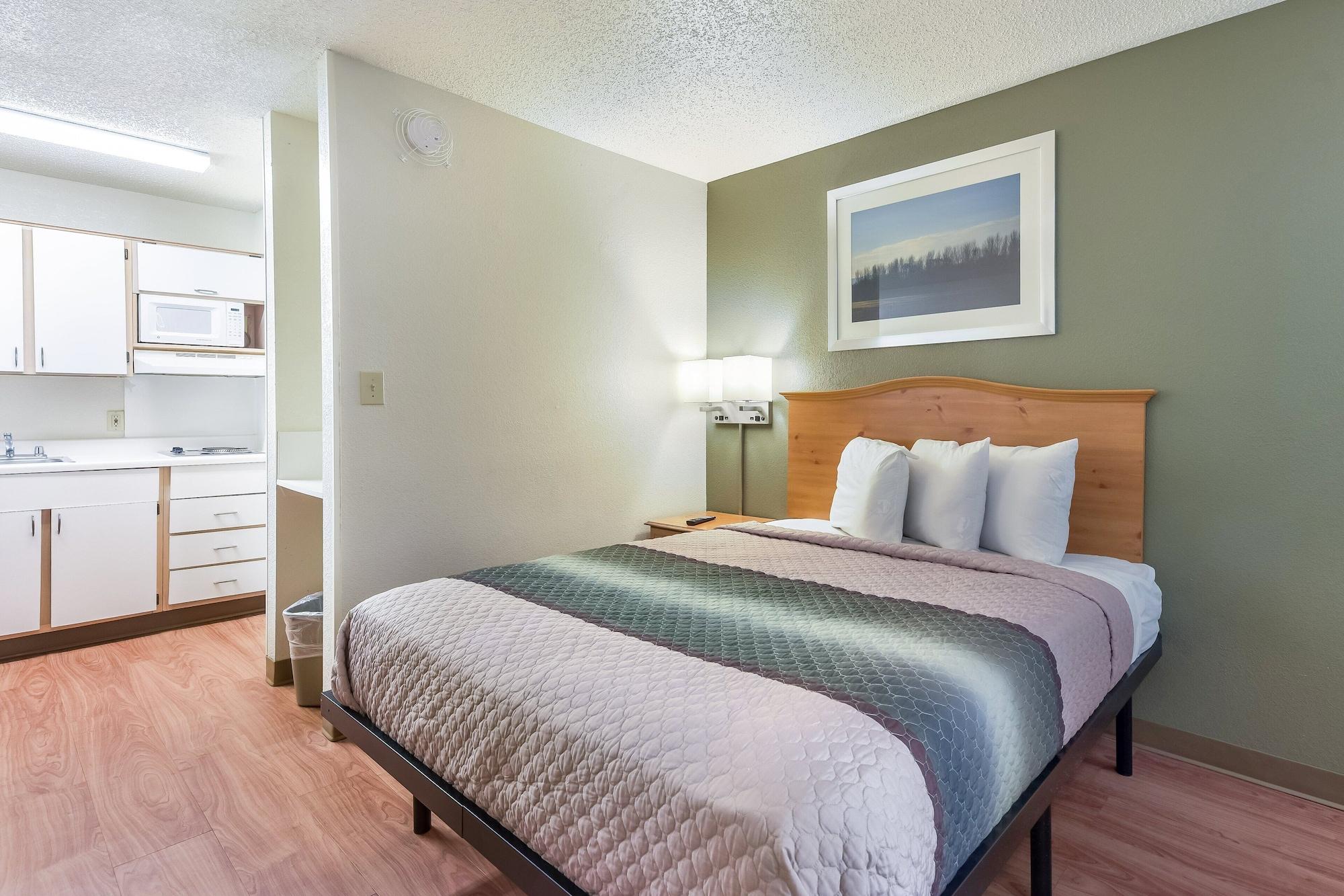 Hometowne Studios By Red Roof Dallas - North Addison - Tollway Bagian luar foto
