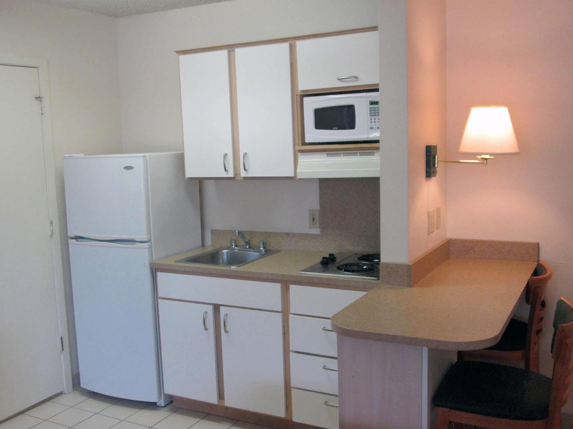Hometowne Studios By Red Roof Dallas - North Addison - Tollway Bagian luar foto