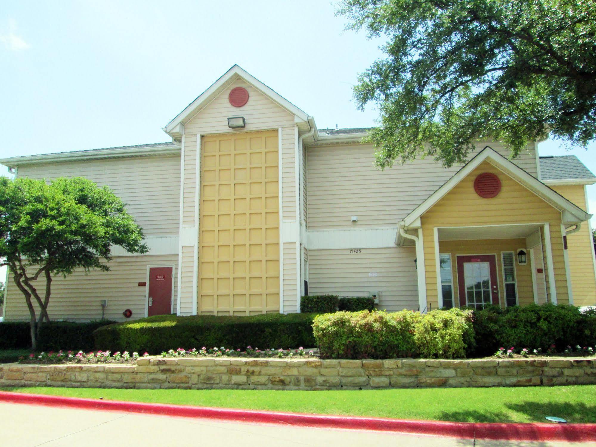 Hometowne Studios By Red Roof Dallas - North Addison - Tollway Bagian luar foto